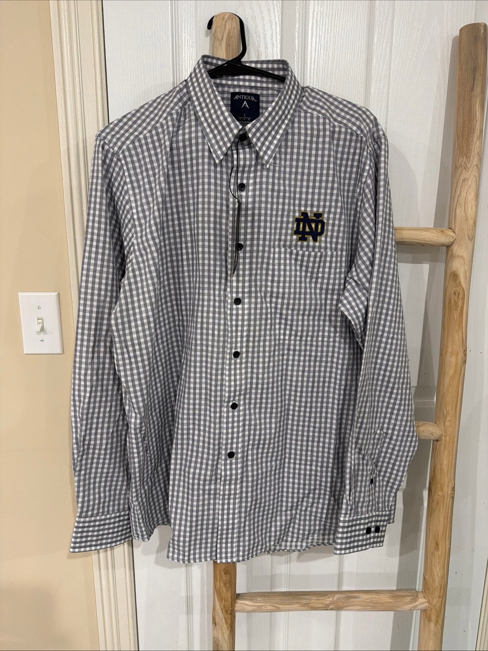NEW Notre Dame Fighting Irish Button Up Shirt Mens Large Gray Check Pocket Logo
